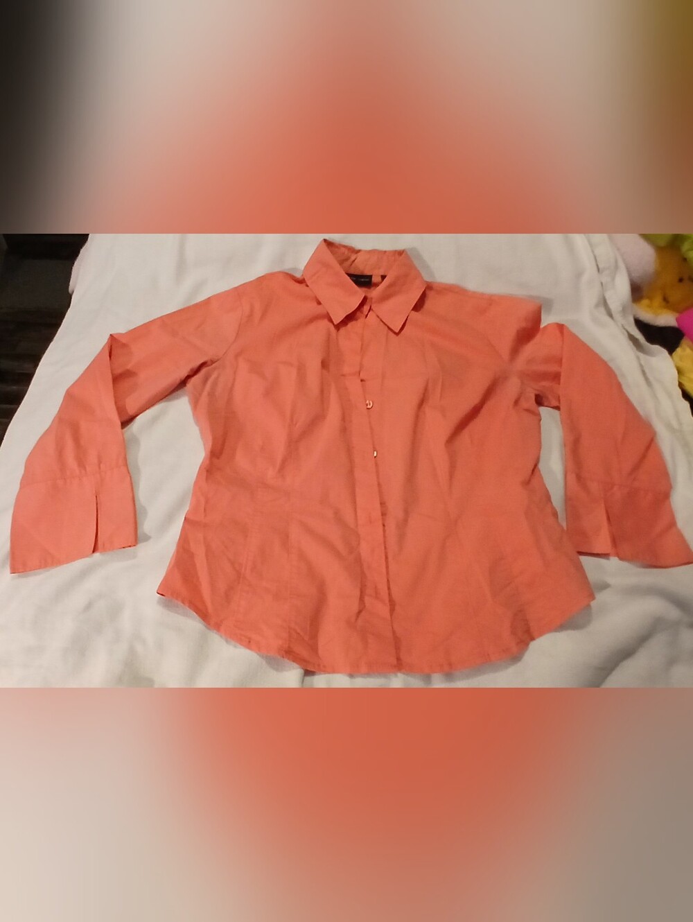 Pre-loved Women's New York & Company Coral Button-Down Shirt.